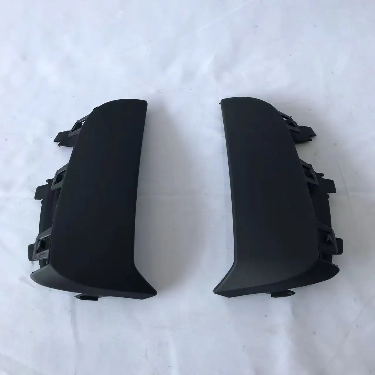 

bumper spoiler Grille trim for Porsche Macan2019 OEM 95B807819B 95B807820B radiator frame instrument panel