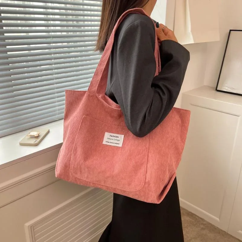 Sac à main rétro en velours rayé pour femme, fourre-tout à mèche solide, sac à main de grande capacité, nouvelle mode, tendance de la rue, 2023