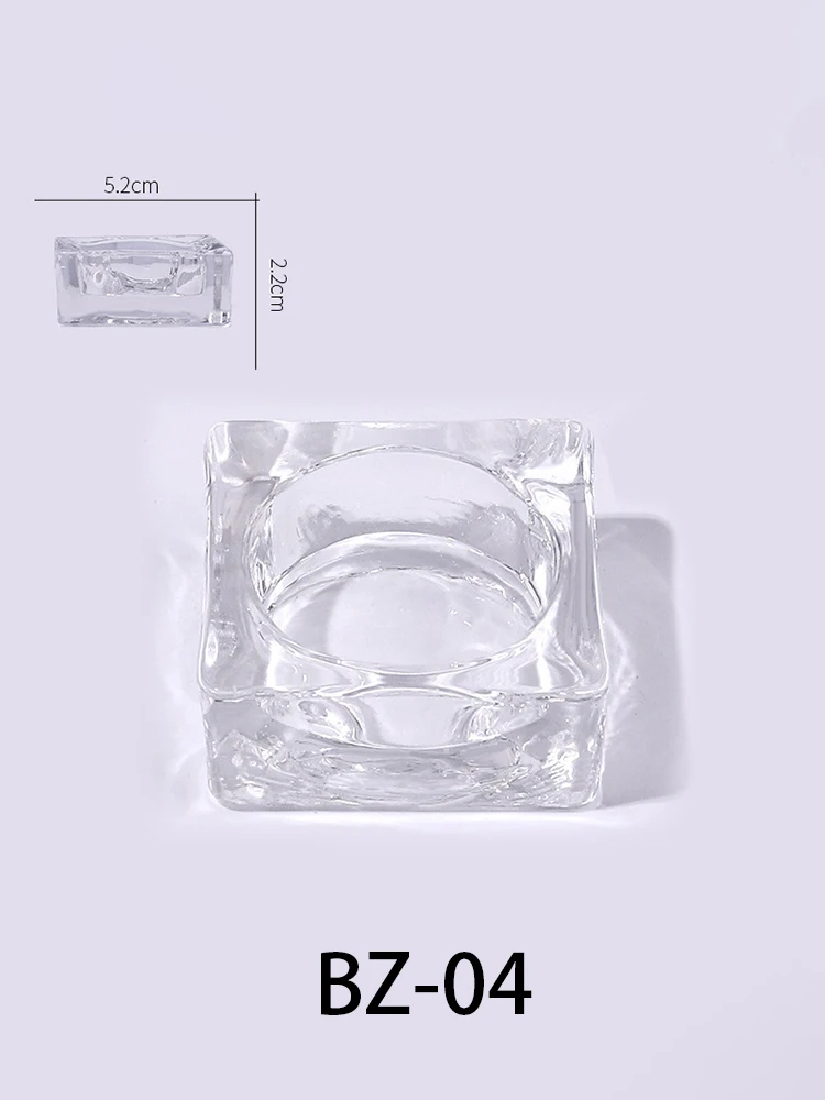 Crystal cup for crystal liquid