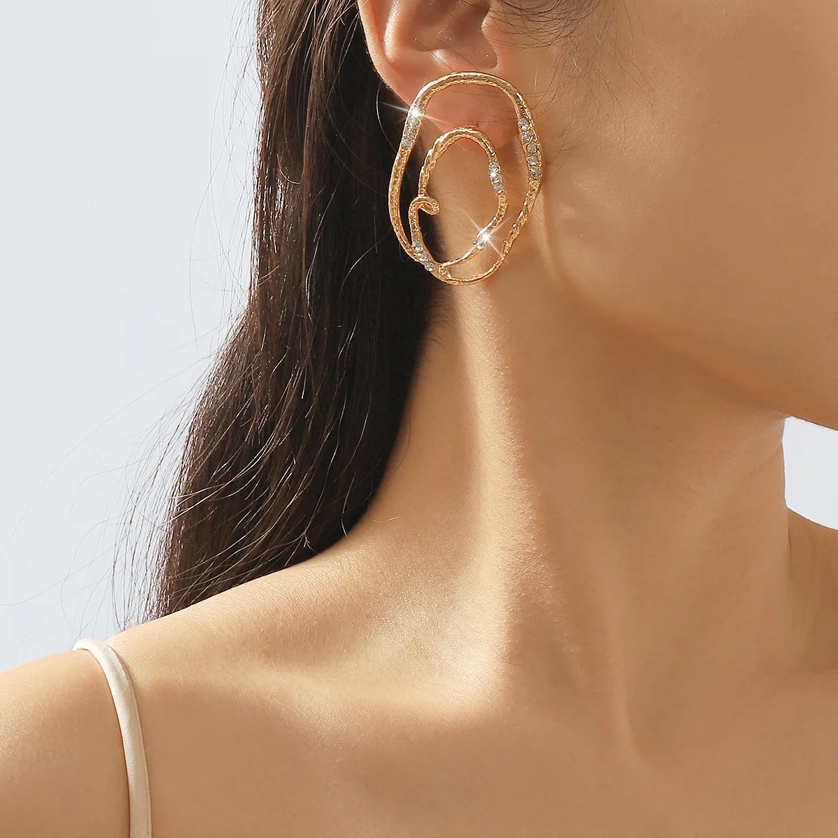 

Модные геометрические серьги-гвоздики с неровными бриллиантами в стиле ретро, крупные Многослойные серьги с текстурой катушки