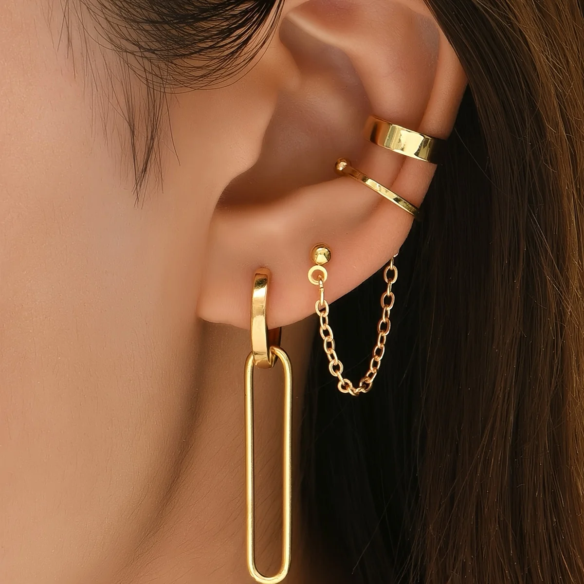 U-Shaped Earrings Set Retro Golden-Tone Metal Geometric Design for Women