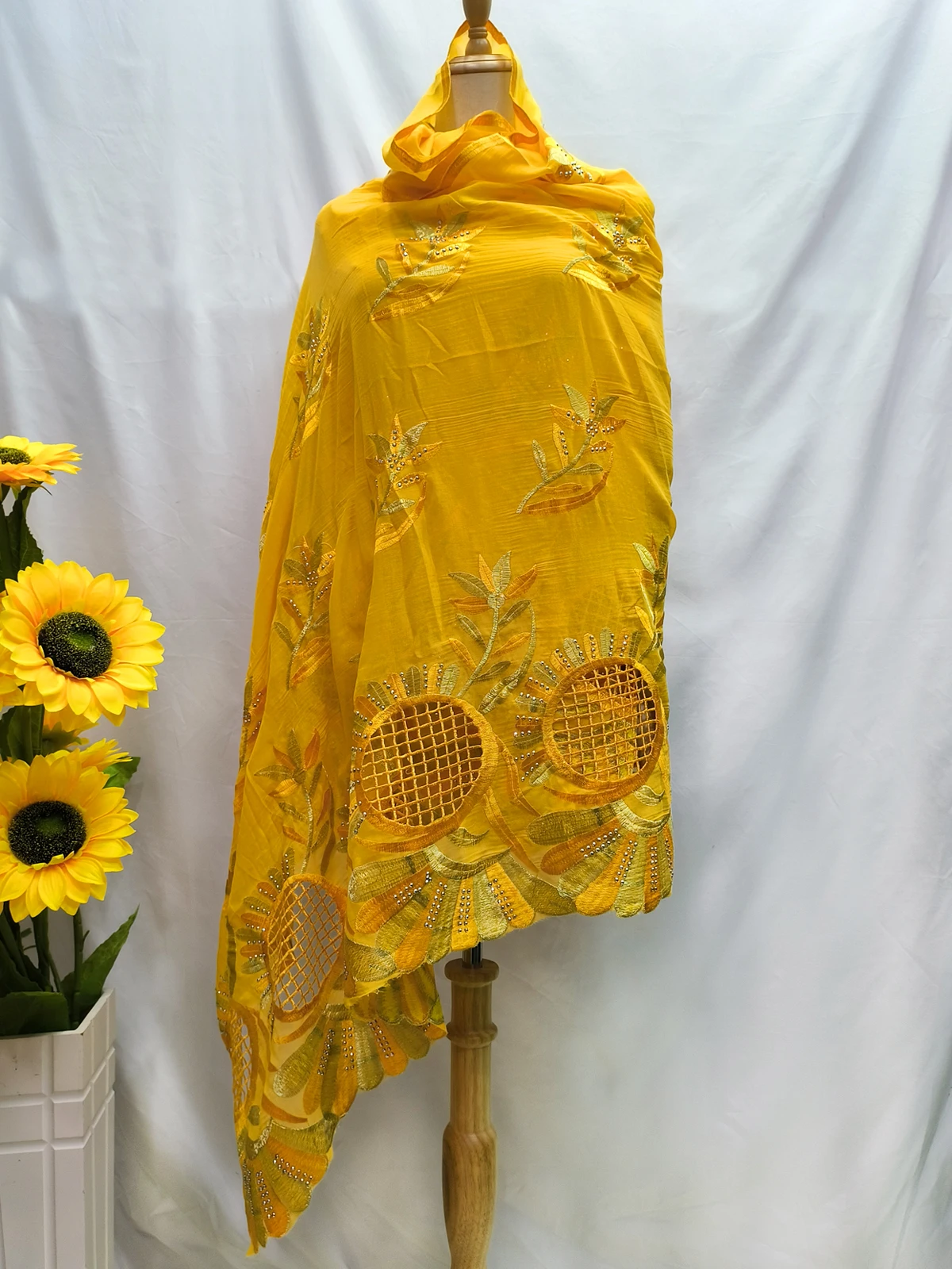 African Ladies Outdoor Embroidered Chiffon Hollow Scarf Style Headscarf Muslim Fashion Women 205*105cm High Quality Scarf Shawl