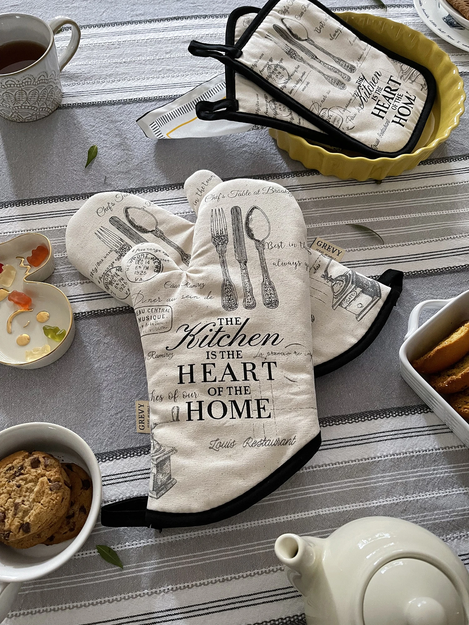 K404 I GREVY quilted cotton pot holders with pocket heat resistant oven mitts for cooking or baking cotton pot holders