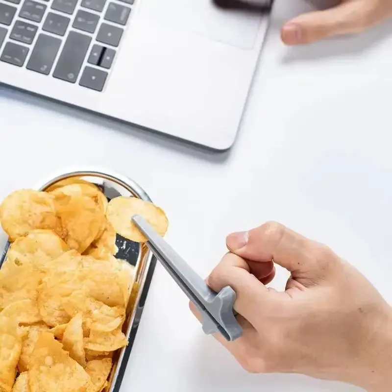 Finger Chopsticks for Gamer Gaming Snack Clips Plastic Snack Food Finger Tongs Lazy Artifact Assistant Tool