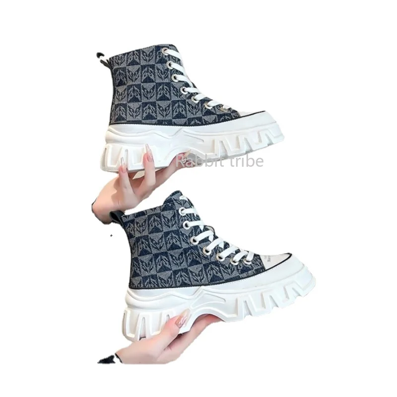 

Ботильоны женские на массивной платформе, искусственная кожа, квадратный каблук, боевые ботинки, на шнуровке, холщовые короткие ботинки, мартинсы