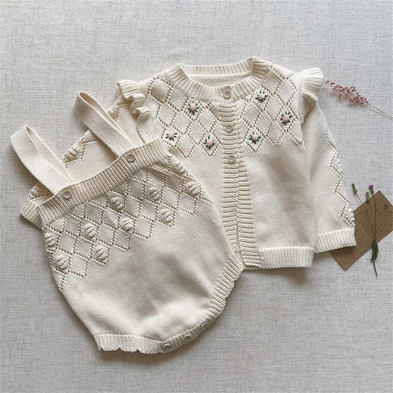 

Flower Knit Baby Girls Hollow Out Sweaters Ruffle Long Sleeve Toddlers Spring Autumn Cardigans Infant Strap Romper Baby Clothes