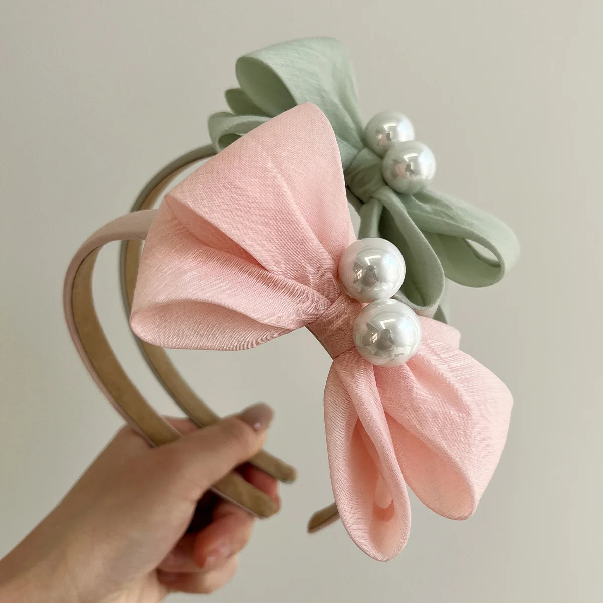 Perlenschleifen-Stirnband – voluminöses Haar-Accessoire mit elegantem Design, vielseitiges Alltagskleidung und perfektes Geschenk für Frauen – Detail 10