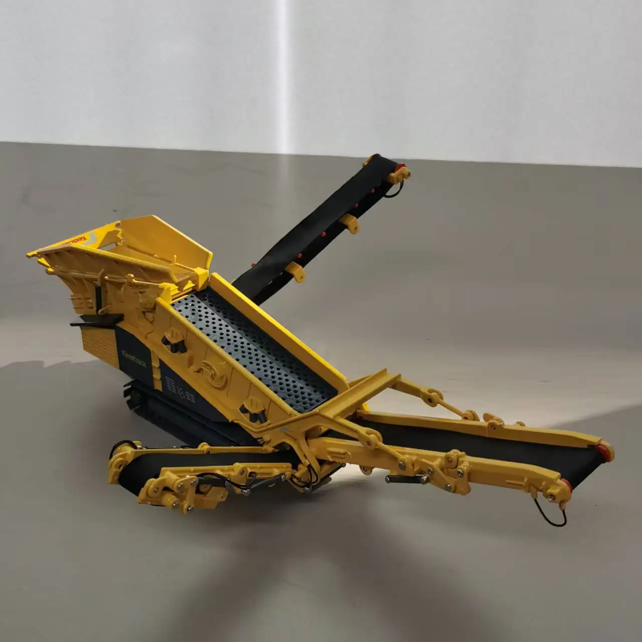 Keestrack Screening Crusher Crawler Transport Machinery 1:50 Scale Alloy Rare Engineering Car Model Toy Gift Collection Die-cast 14 Sa012a87247654315a4c2b5fda8f6bb1eG