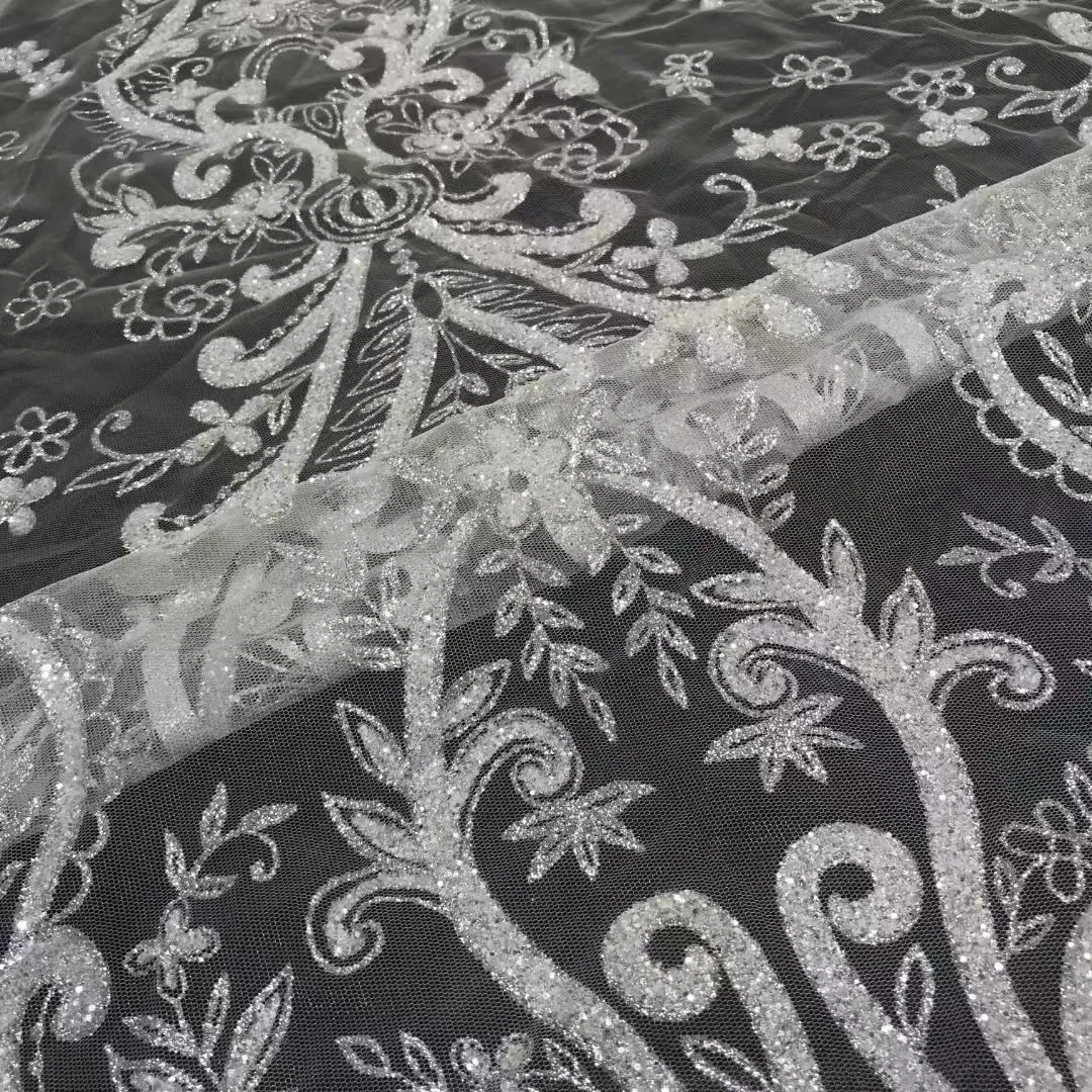 

Exquisite heart-shaped European pattern glitter powder lace, high quality and low price, suitable for fashion dresses