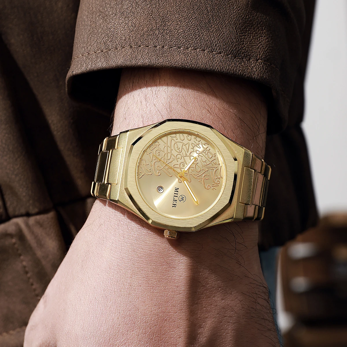 Luxury Gold Men's Stainless Steel Watch - High-Quality Creative Design with Date Function