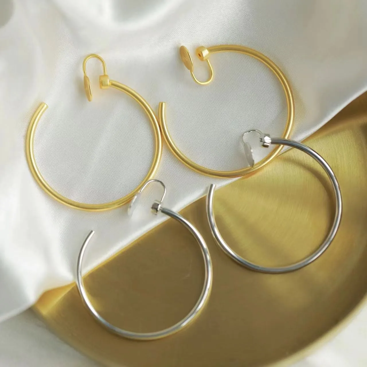 No piercing ear loops Earrings for women Electroplated real gold Diameter 4CM