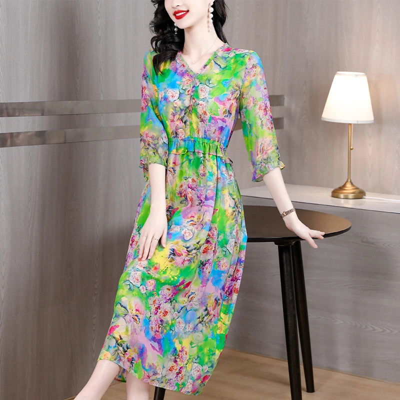 

Spring/Summer 2023 New Silk Green V-Neck Short Sleeve Dress Summer Oversized Temperament Loose Women Slim Over Knee Skirt