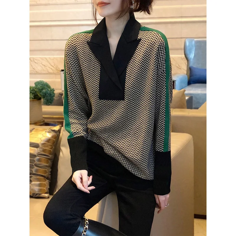 

2023 Autumn and Winter Thickened Lazy and Versatile Casual Loose Fitting Suit Collar Striped Women's Pullover Knitted Sweater