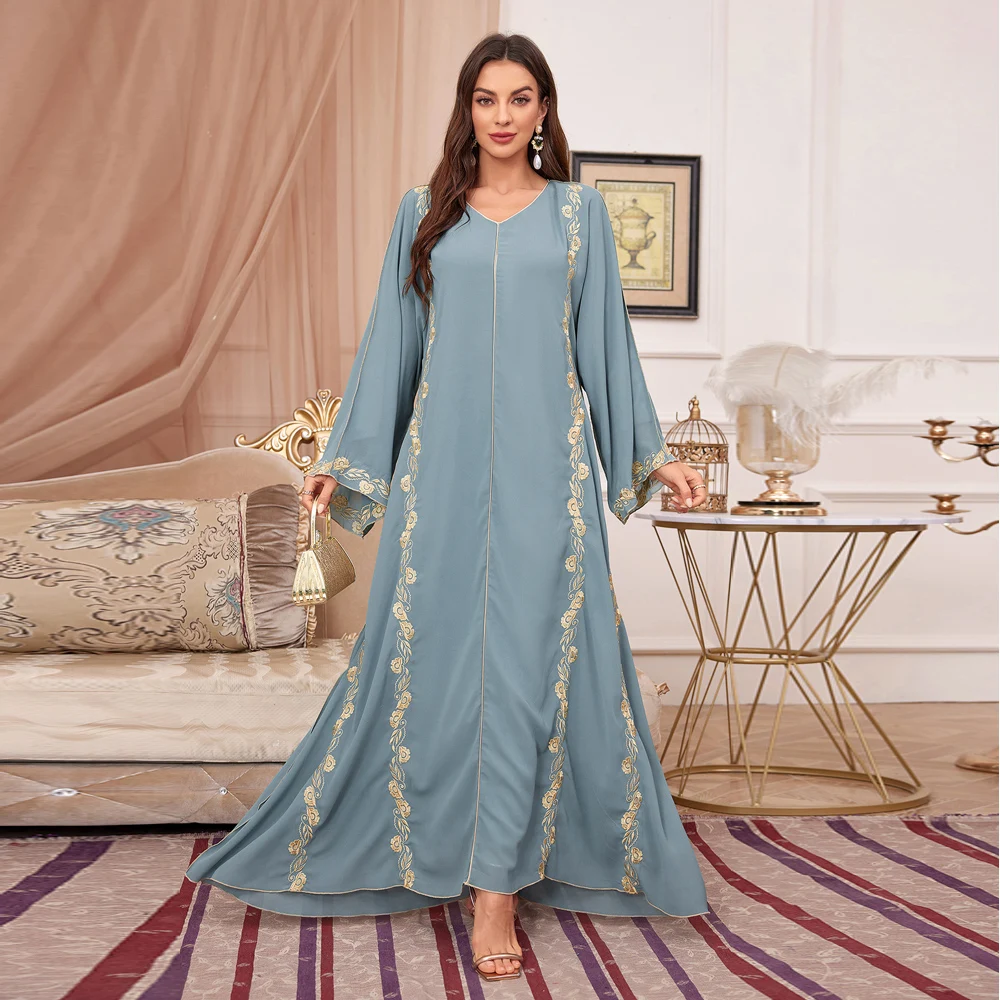 جلابية أزرق رمادي بتطريز ذهبي جانبي