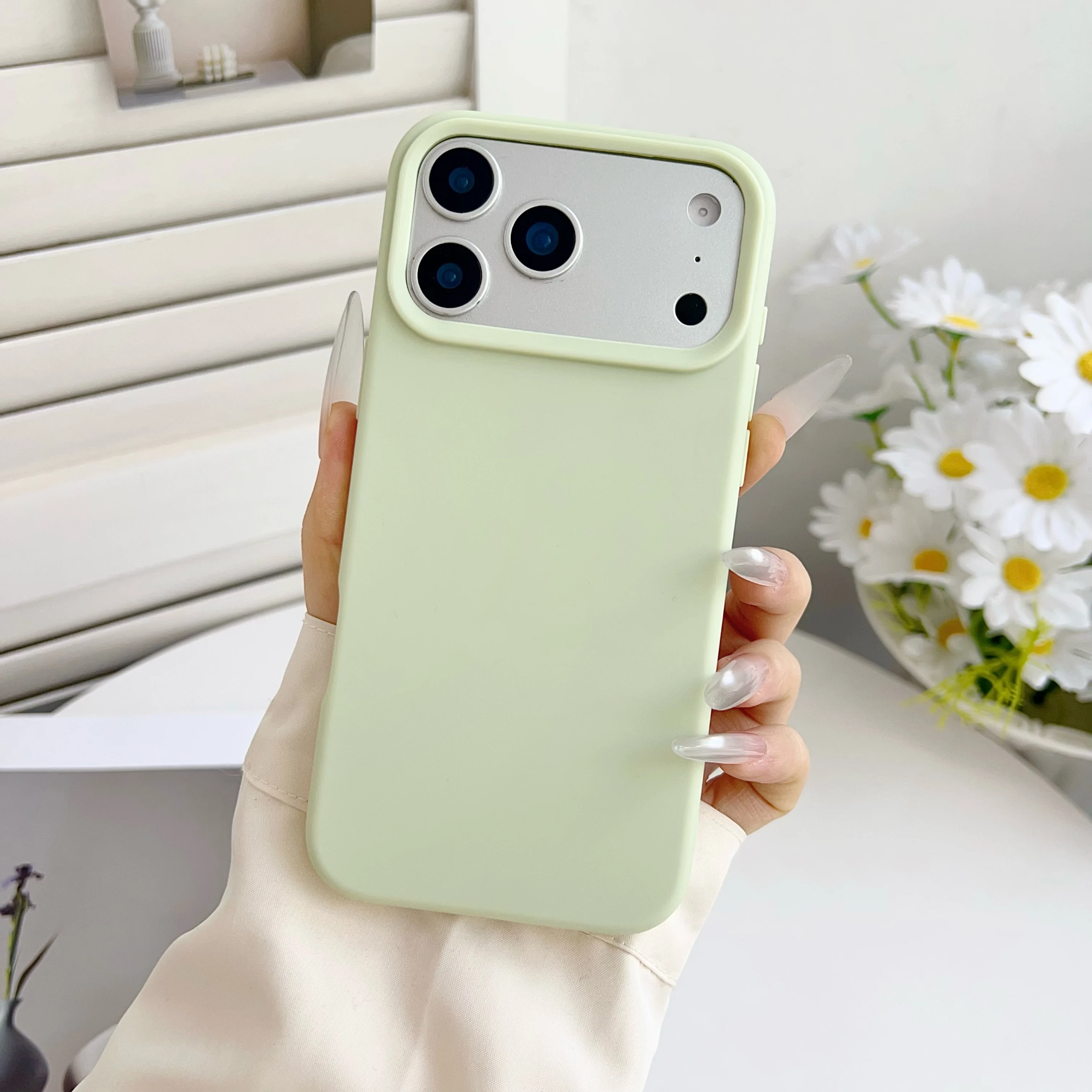 ตัวเลือกสินค้า เคสซิลิโคนสีส้มด้านกันกระแทก iPhone 17 Pro Max