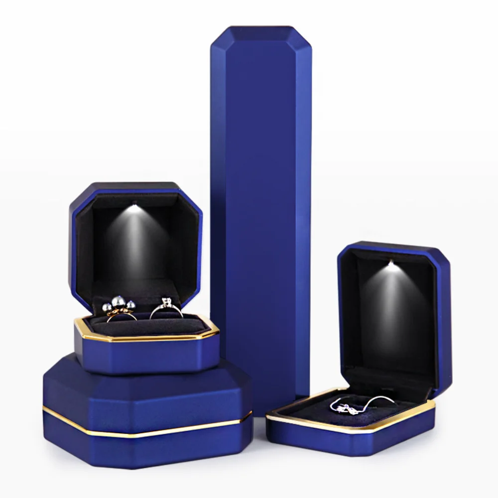 

Luxury Ring Box Square Velvet Wedding Ring Case Jewelry Gift Box with LED Light for Proposal Engagement Wedding