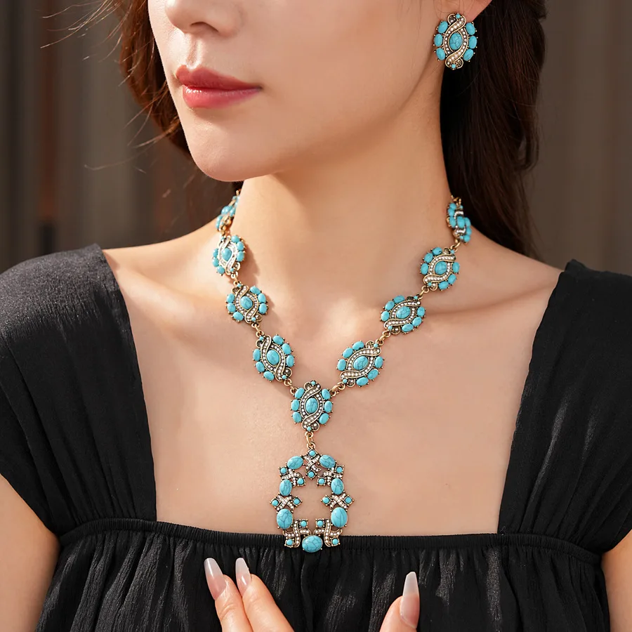 1/2 Pcs Vintage Cross Blue Oval Pendant Neckalces for Women Mediaeval High-End Dangle Earrings Statement Banquet Jewelry Sets N 2