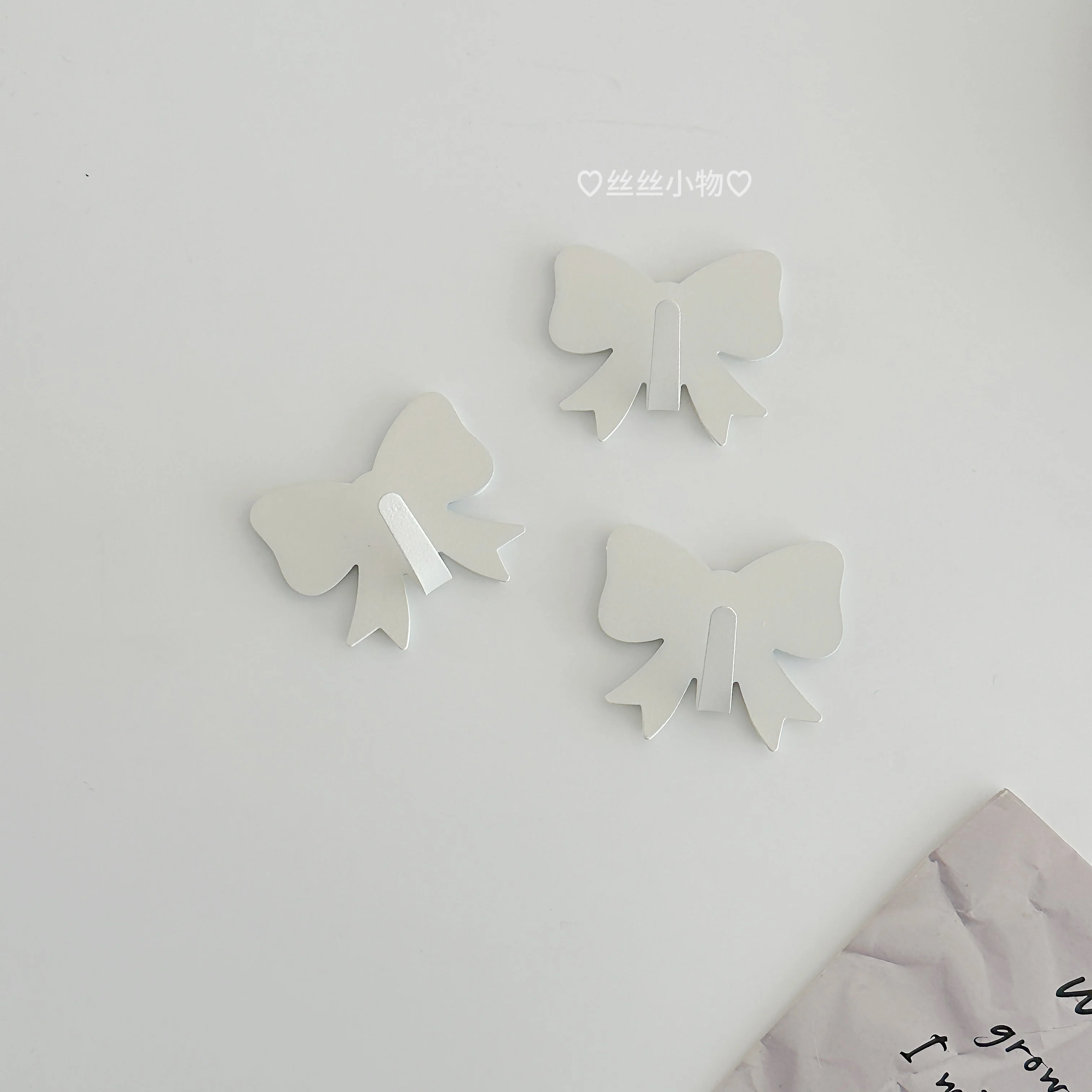Charming Pink Bow Wall Hook - Decorative & Adhesive-Free Storage Solution