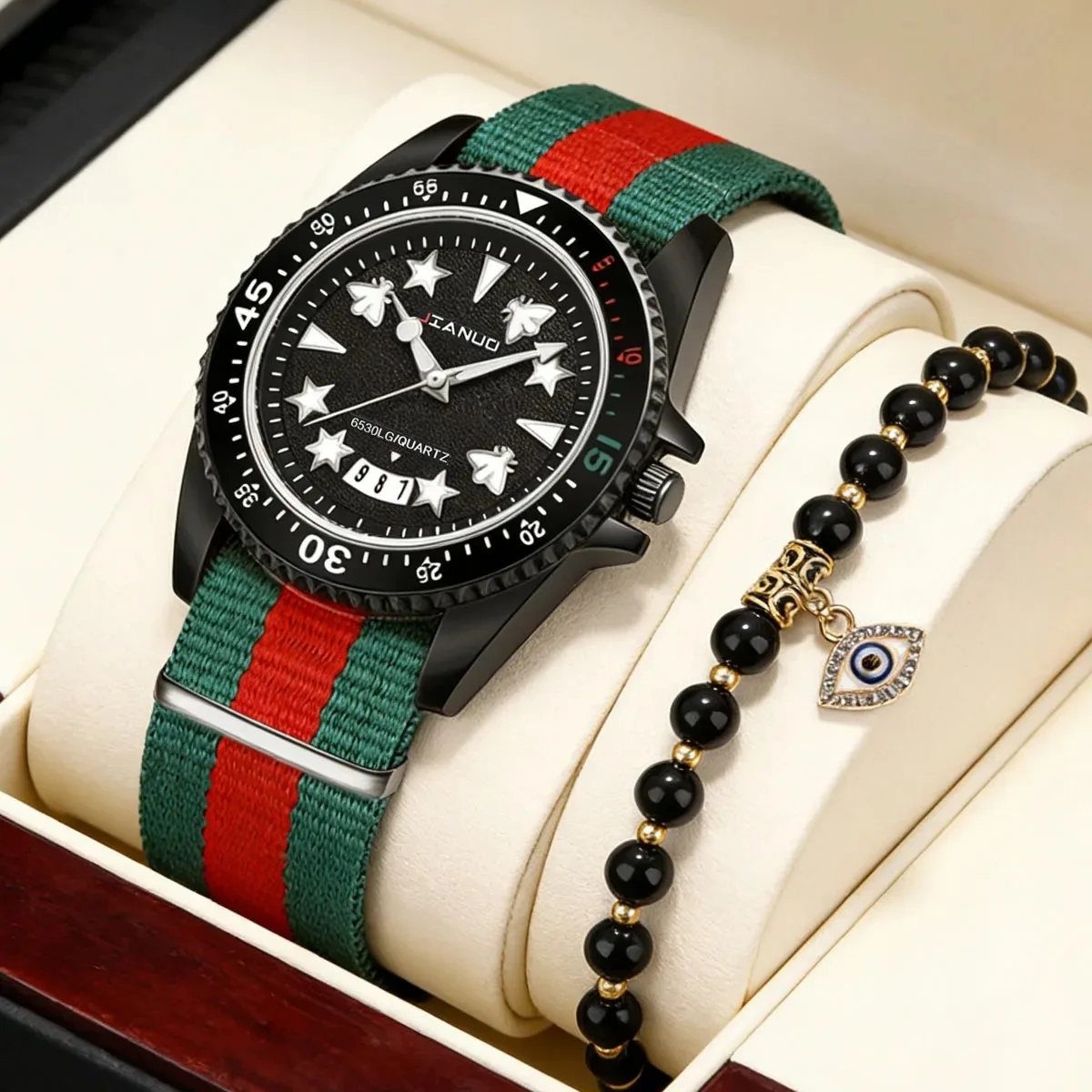 Elegant Quartz Watch with Calendar and Luminous Hands on a Stylish Nylon Strap