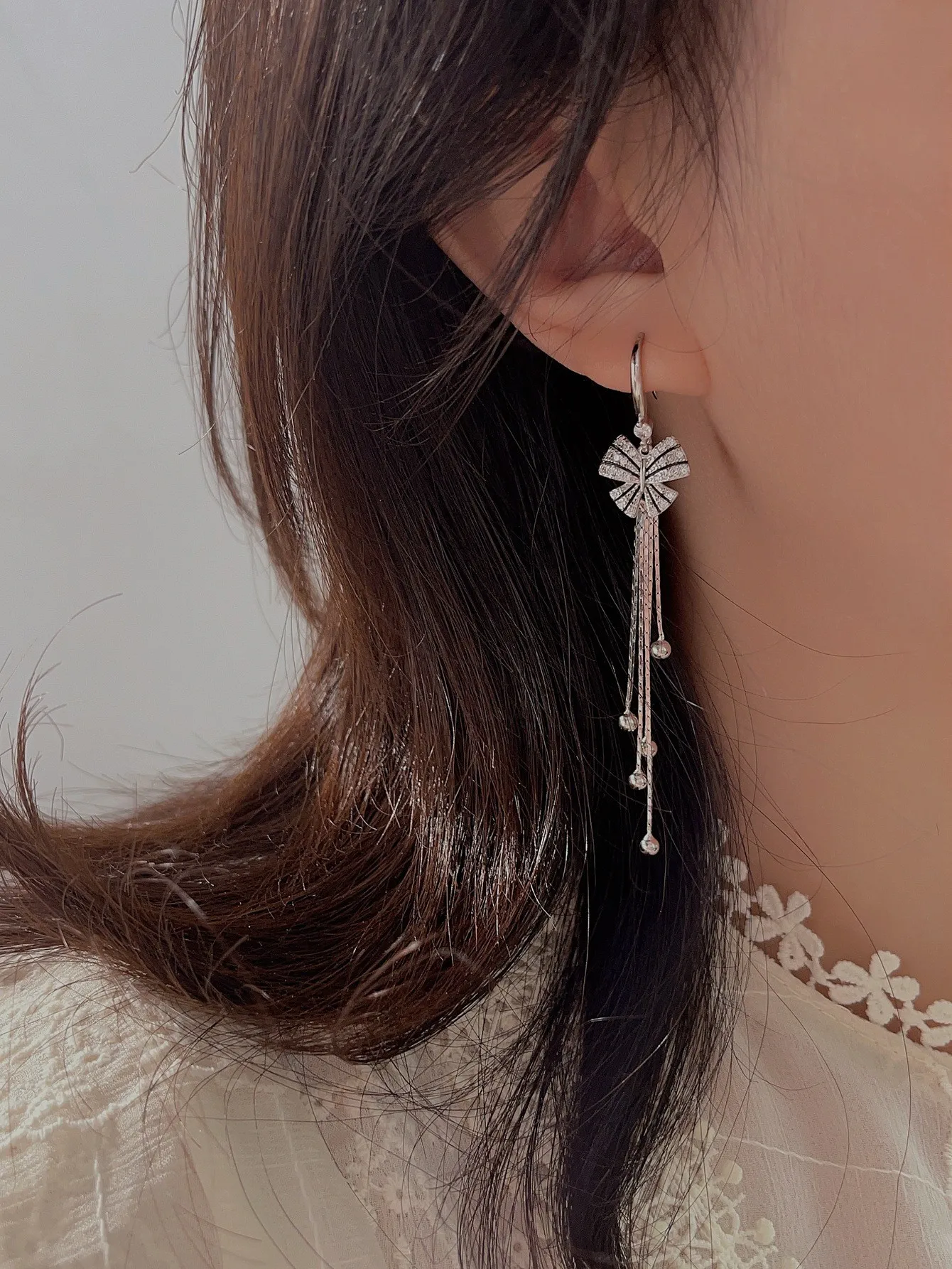 European and American retro s925 silver striped butterfly earrings, fashionable and versatile, personalized temperament