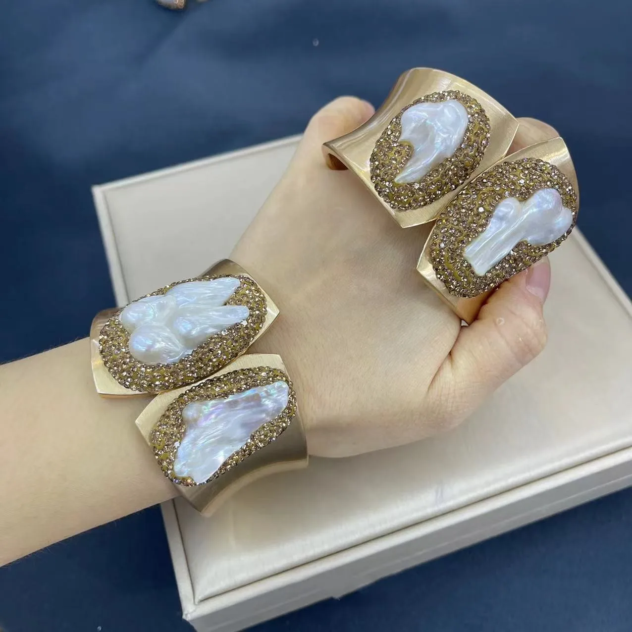 Vintage Natural Baroque Pearl Bracelet Fashion Light Luxury Open Bracelet Accessories For Women 4
