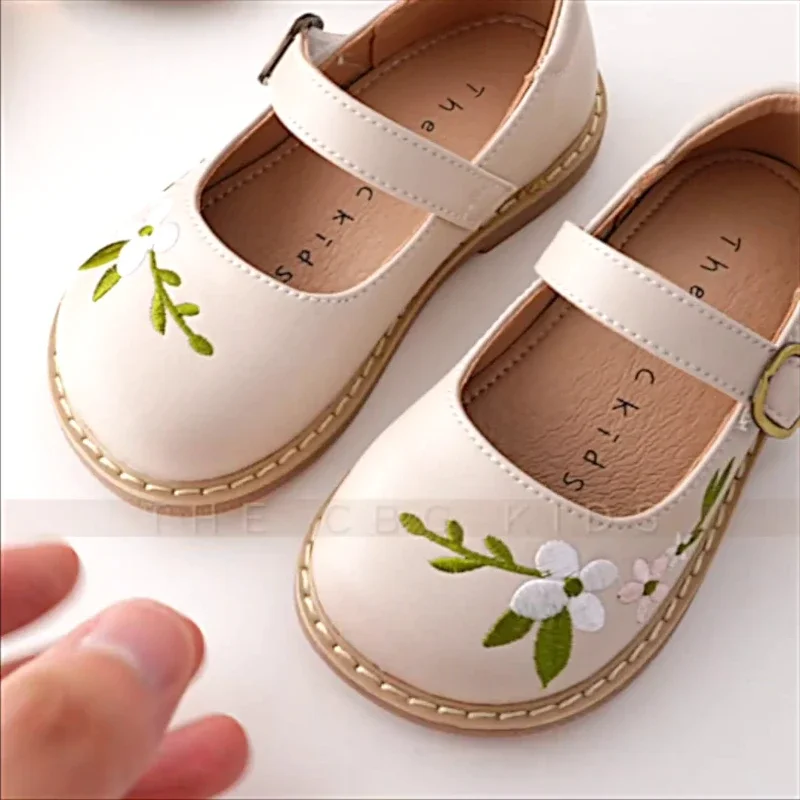 New Girls Green Shoes For Autumn Kids Flower Shoes Fashion Children