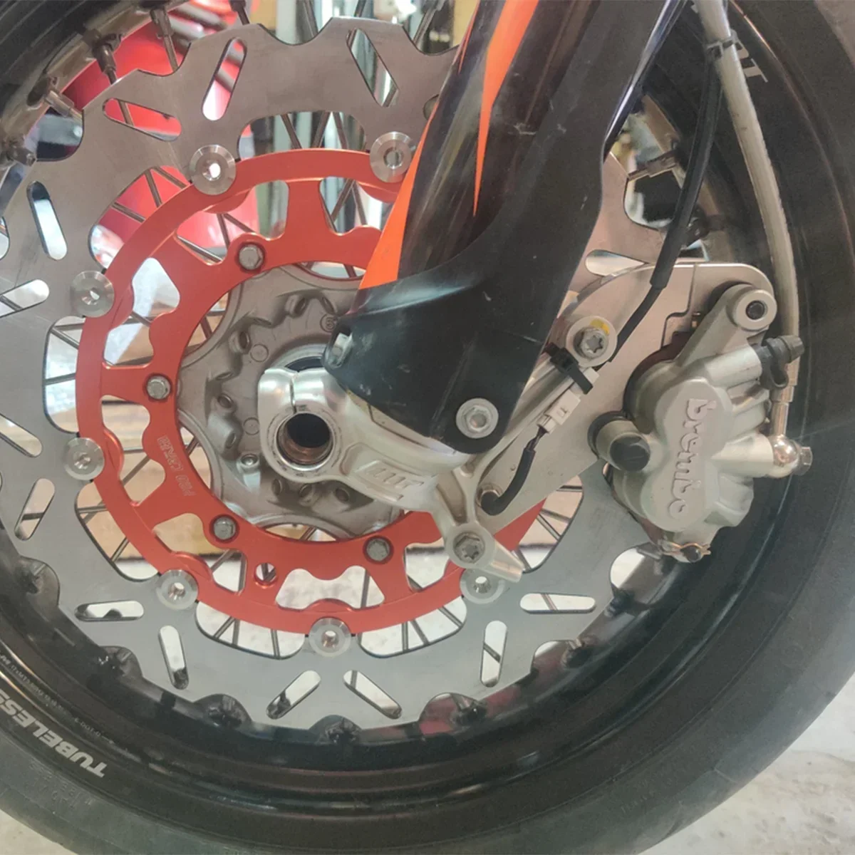Motorrad 320 MM Vorne Schwimmende Bremsscheibe Rotor Für KTM EXC SX SXS XCW EXCF SXF XCF XCW 125 200 250 300 400 450 525 530 – Detail 8