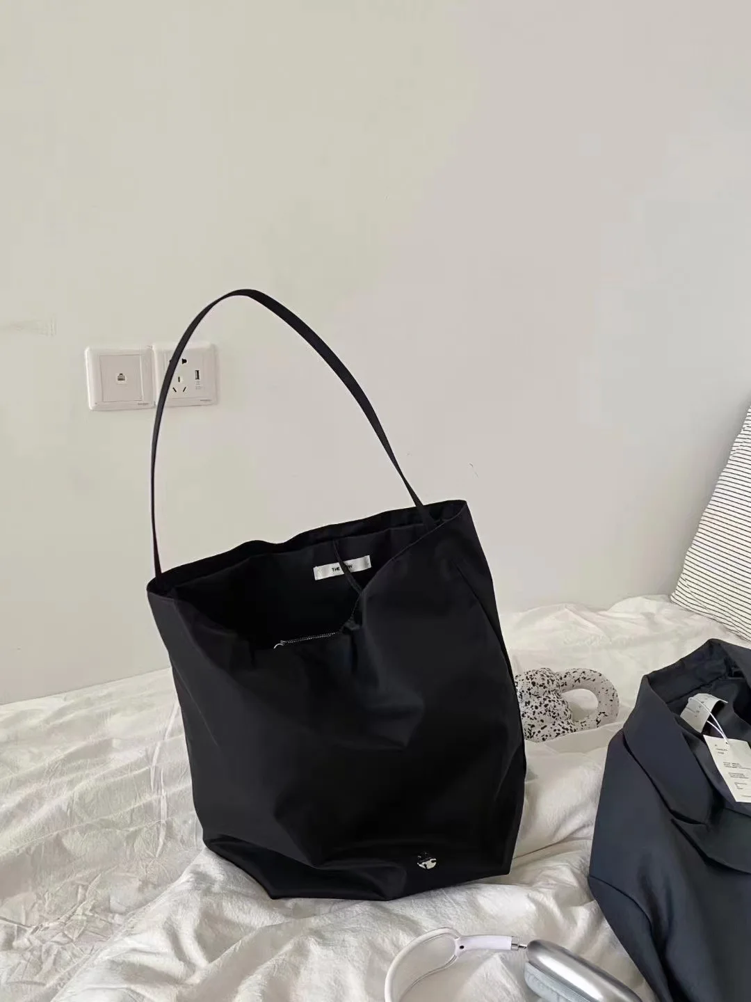 

The R Nylon Bucket Bag High Capacity Tote One Shoulder Handbag