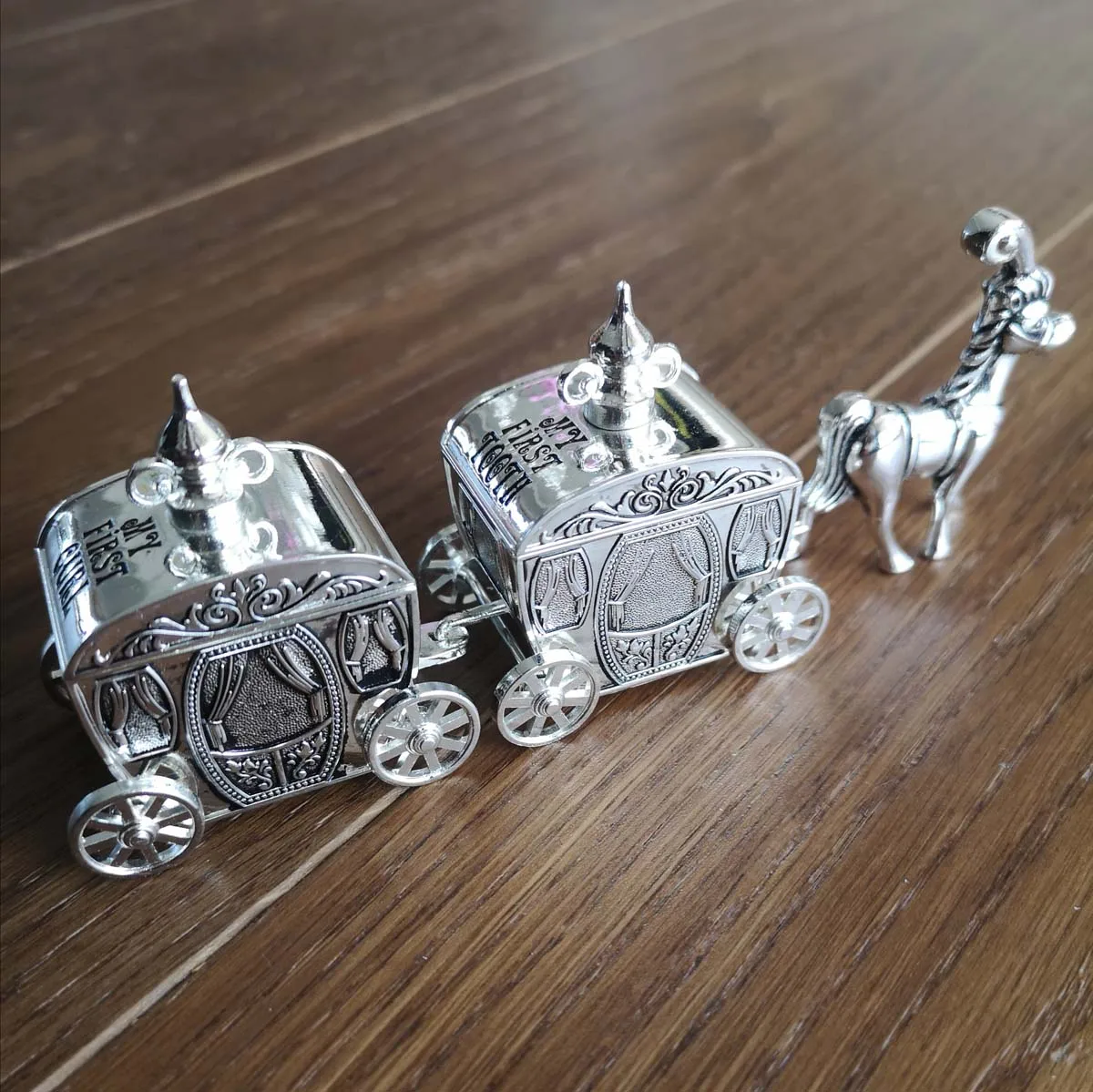 Silver Baby First Tooth and Curl Hair Keepsake Box Milk Teeth Storage Box for Boys and Girls Kids Birthday Present