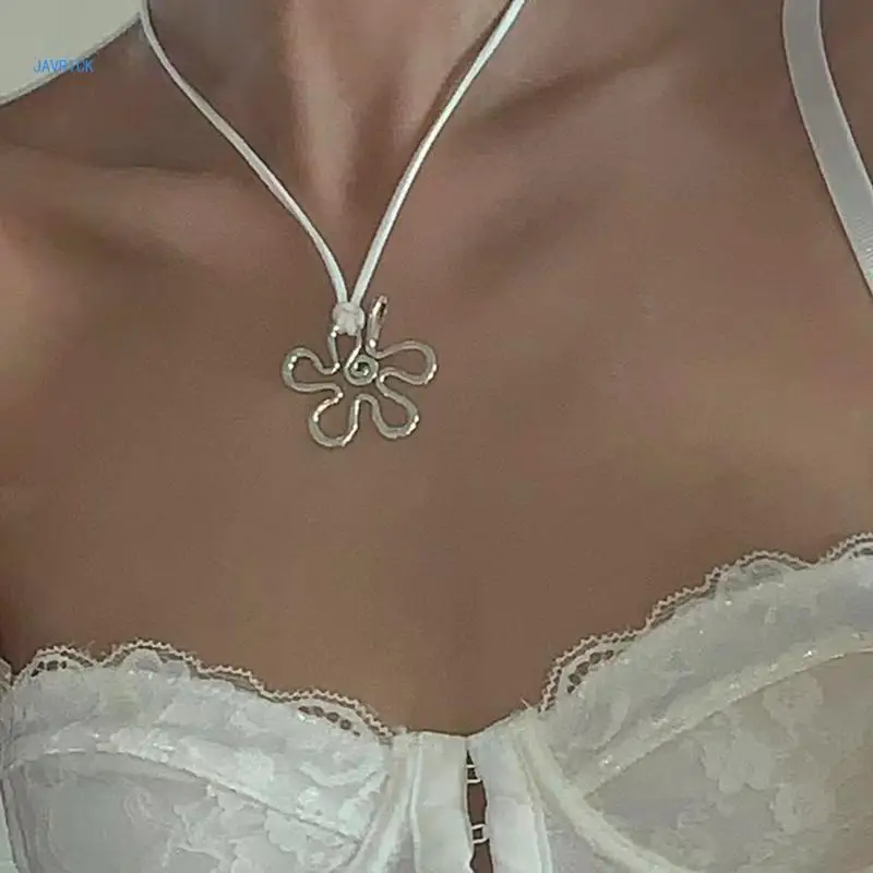 

Party Lightweight Flower Clavicle Chain Necklace Dopamine Women Birthday Gift