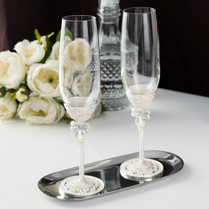 

Toasting Champagne Flutes Couple Crystal Glasses Studded with Shining Pearls Diamond for Bride and Groom Engagement Wedding Gift