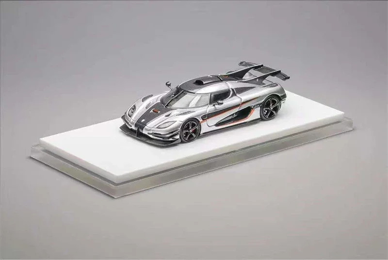 

TPC 1:64 Koenigseg ONE 1 Silver limited 999 Model Car