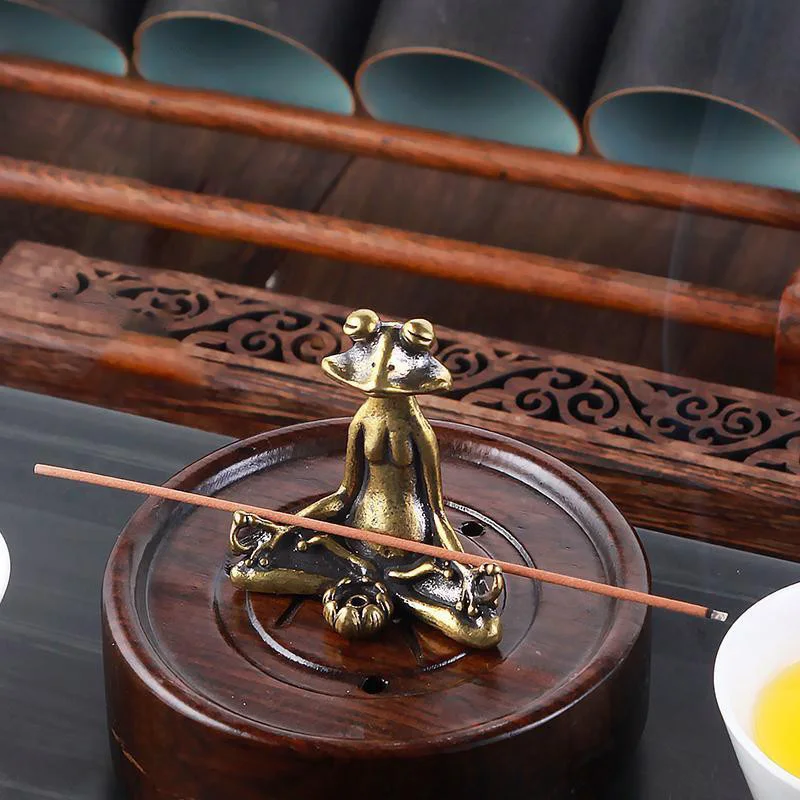 

1pcs Interesting Zazen Frog Decoration Retro Frog Meditation Zen Statue Incense Burner Home office Desktop Decorat Pet Frog