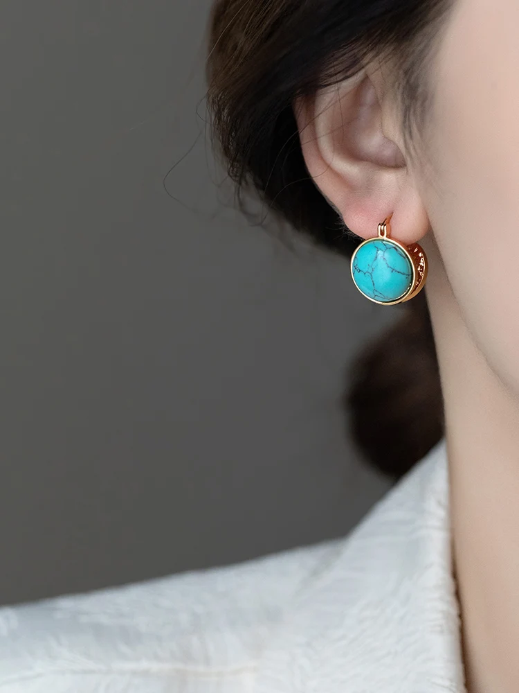 أقراط ذهب عيار 14 قيراط حجر أزرق