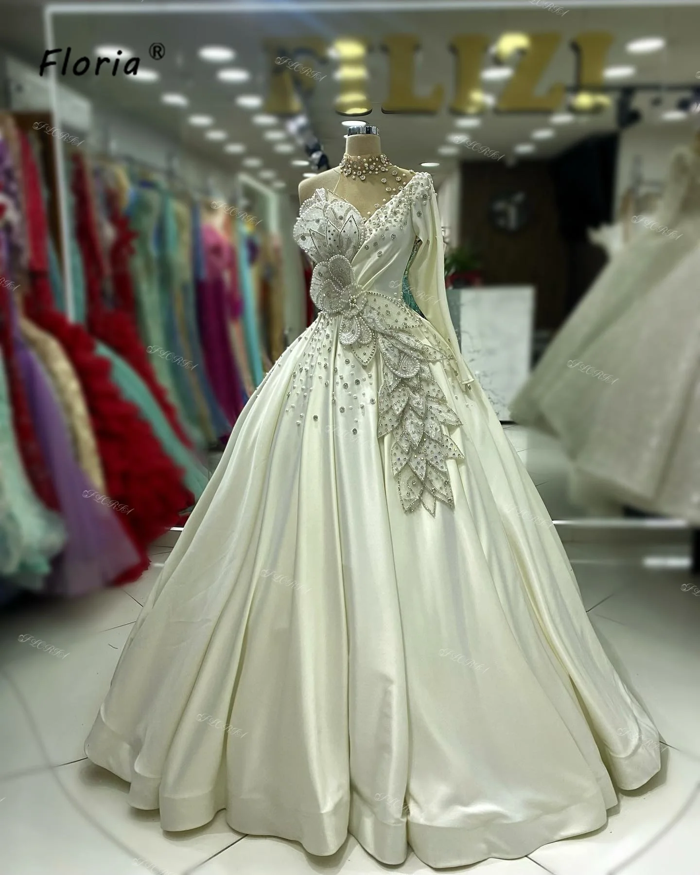 

High Quality Satin Wedding Dresses Dubai 2024 Pearls Flower 3D Appliques African Woman Bride Bridal Gowns Grand Ceremony Dress