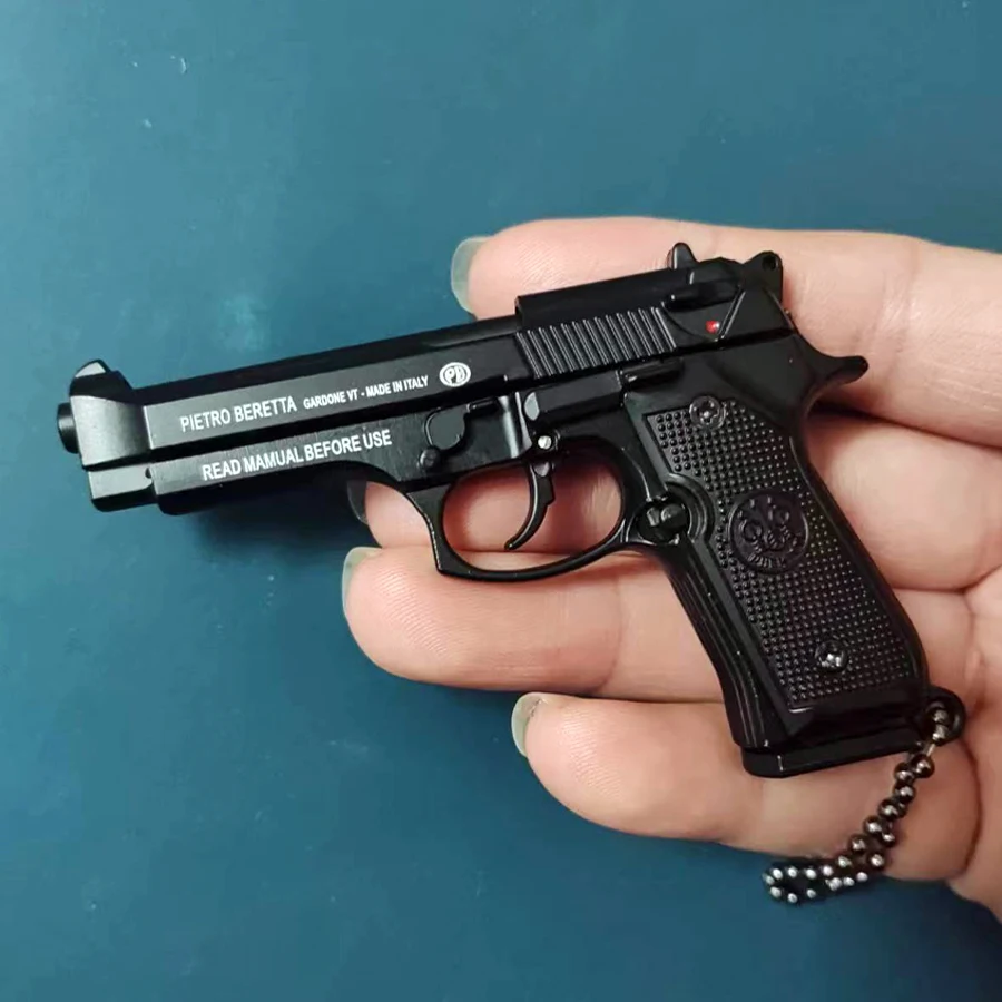 

Мини-брелок Beretta 92F из металлического сплава в масштабе 1:3