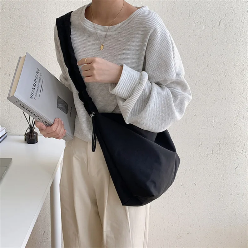 Bolso cruzado de nailon plisado para mujer, bandolera de un solo hombro, de gran capacidad, Simple y a la moda, Envío Gratis