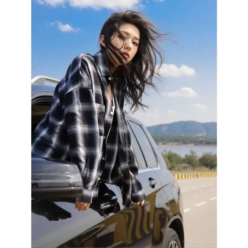 Camicia Casual Americana Retrò a Quadri da Donna, Vestibilità Ampia, Lunghezza Media, Stile Coreano, Abbigliamento Esterno per Coppie, in Cotone Floccato a Maniche Lunghe - immagine 2