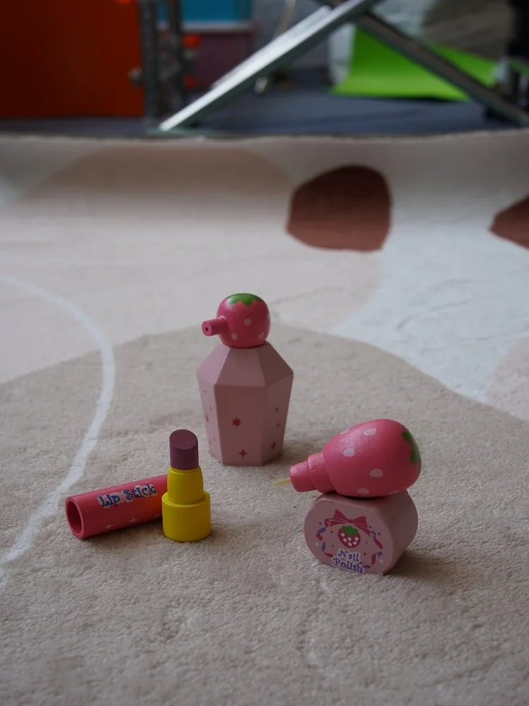 Wooden Makeup Bag Toy Set for Girls' Pretend Play Ideal princess-themed makeup gift for kids