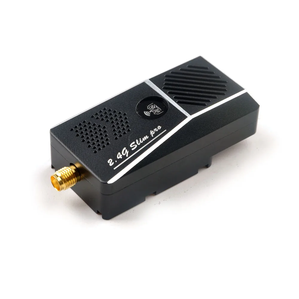 Module TX ExpressLRS ES24TX Slim Pro en main, illustrant sa taille compacte adaptée aux radios Frsky TBS.
