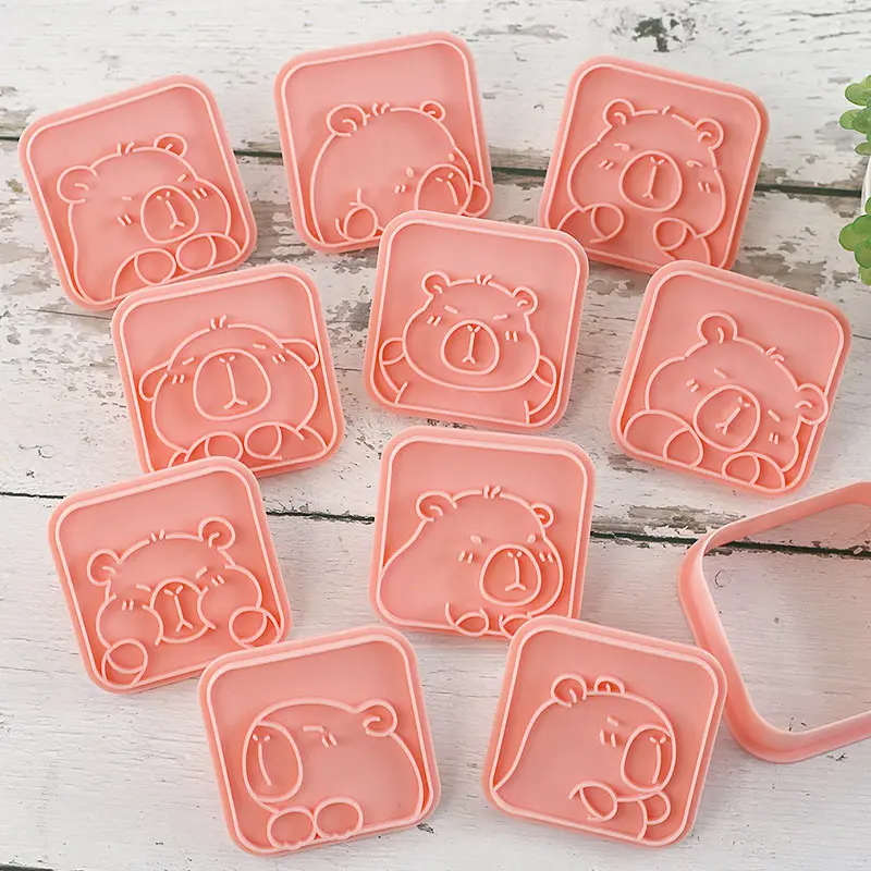 8Pcs/set Capybara 3D Cookie Cutter Cartoon Biscuit Baking Mold Plastic Press Tool for Fondant Sugar Craft DIY Pastry Accessories