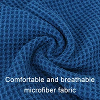 Exercise towel - one zip pocket to keep items safely stored while you work out 3