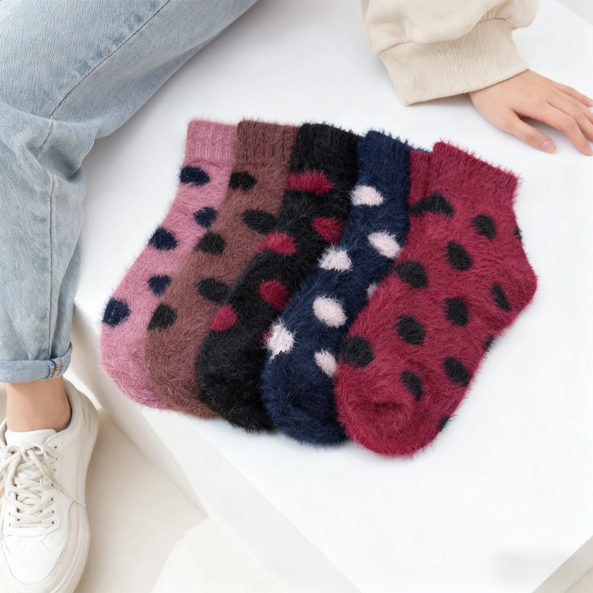 Winter  Cute Plush Dot Socks Women Winter Soft Stocking Medium Thickened Sock Cloud Plush Mink Plush Socks