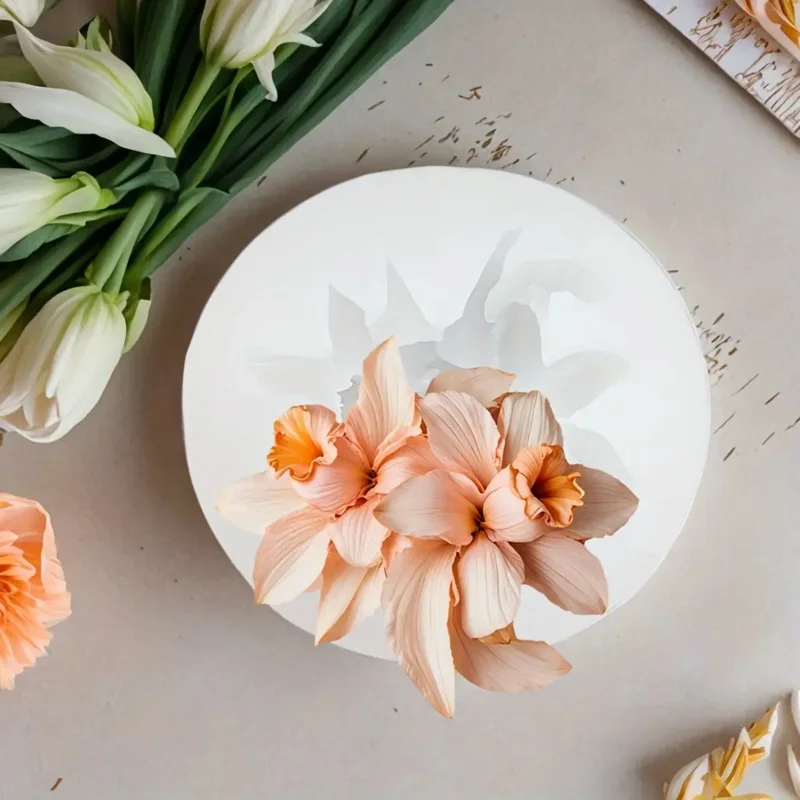 Elegant Floral Lily Mold for DIY Crafts - Easy Release for Resin, Candle, Soap, Gypsum Creations