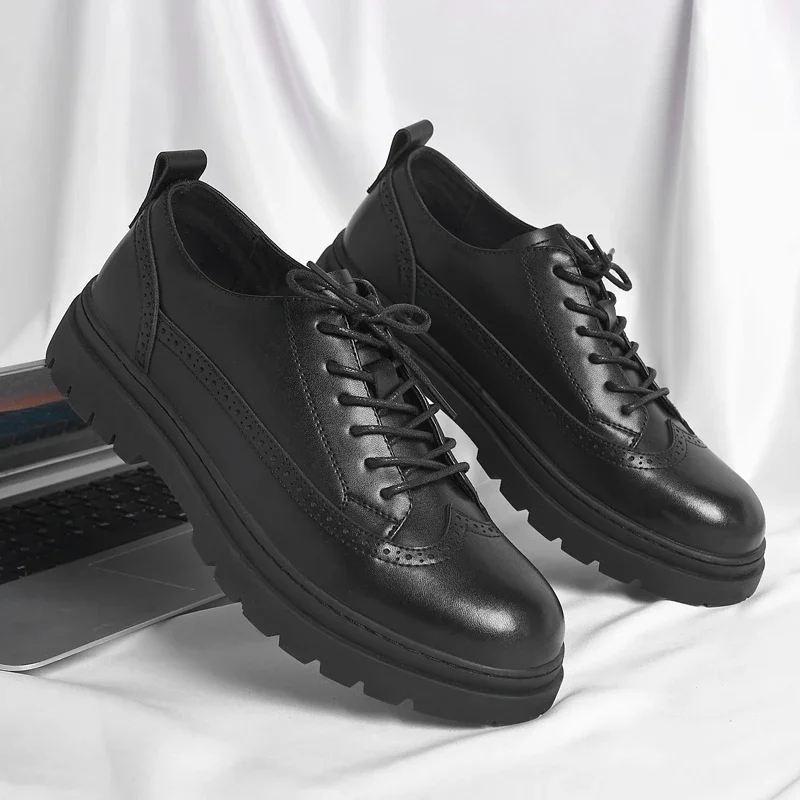 

New Men's English Style Leather Shoes Formal Business Casual Breathable Men's Shoes Elevated Retro Baroque Shoes