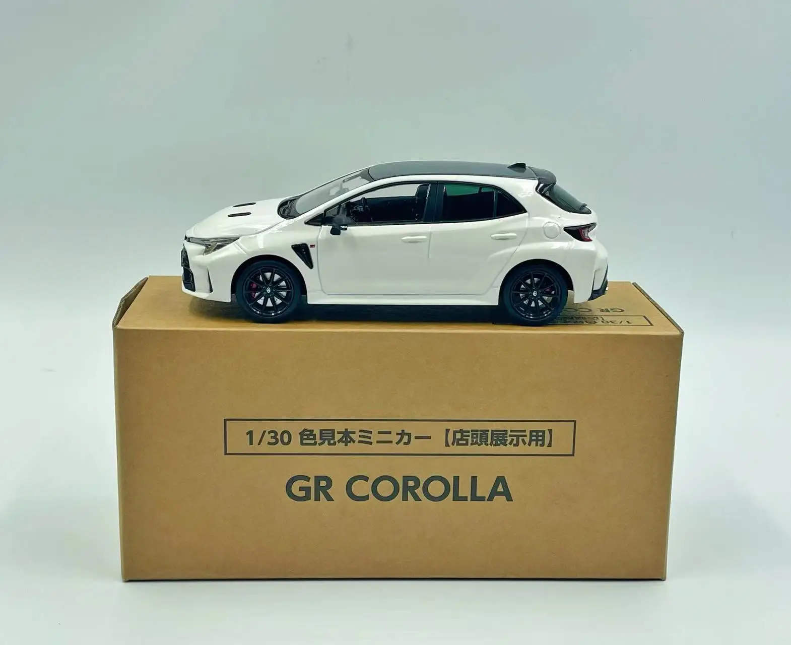 玩具玩具車「スポーツgr1-30-gr限定版自動車モデル