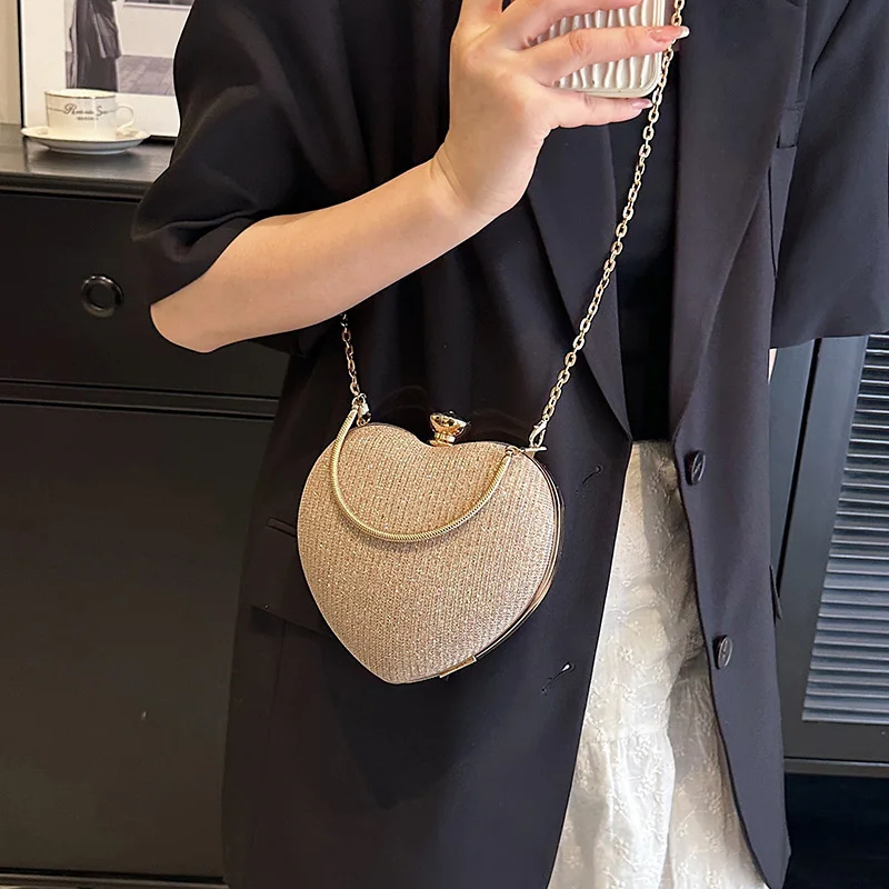 New Shaped Heart Dinner Chain Shoulder Female Tote Bag Fashion Diamond Metal Handheld Y2k Handbag Woman Party Bolsas Clutche