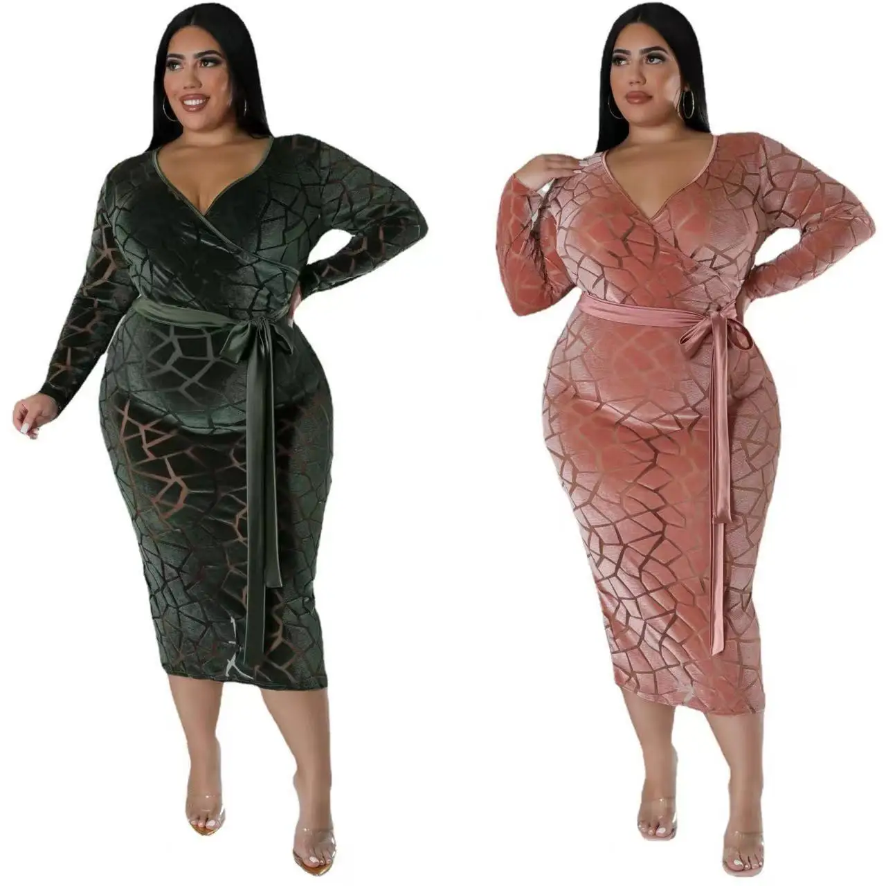 

Платье с длинным рукавом, V-образным вырезом и поясом