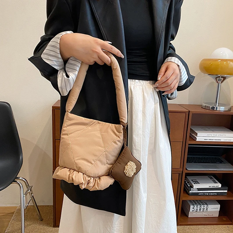 

Niche Design Tote Padded Handbags Designer Quilted Women Shoulder Bags Luxury Down Cotton Armpit Bag Trendy Bucket Bag 2023 New