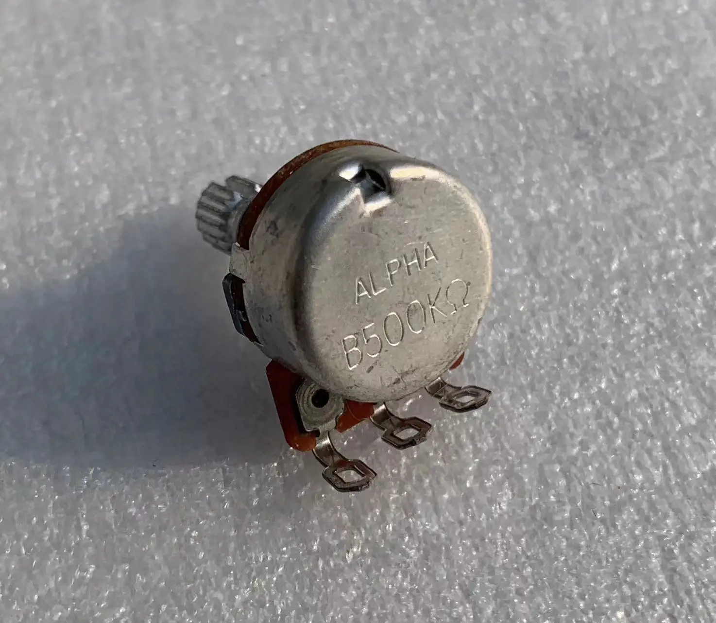 Professional Mini Alpha Potentiometers Pots Short Split Shaft 500K Volume & Tone For Electric Guitars and Bass Accessories Stock